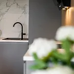Komfortowy Apartament Z Ogrodkiem Appartamento Poznań