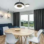 Komfortowy Apartament Z Ogrodkiem *