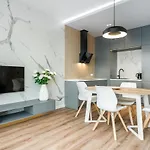 Apartment Komfortowy Apartament Z Ogrodkiem Poznan