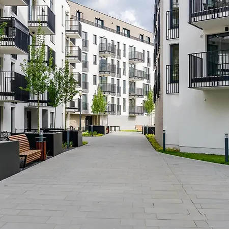 Apartment Komfortowy Apartament Z Ogrodkiem Poznan