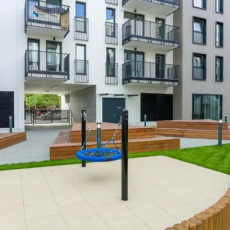 Apartment Komfortowy Apartament Z Ogrodkiem Poznan