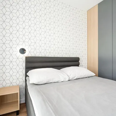 Komfortowy Apartament Z Ogrodkiem *