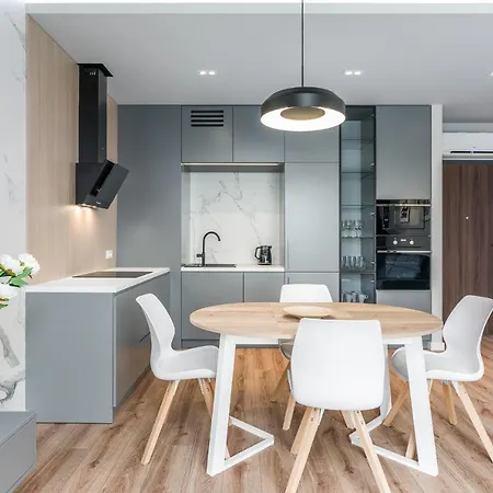Lägenhet Komfortowy Apartament Z Ogrodkiem