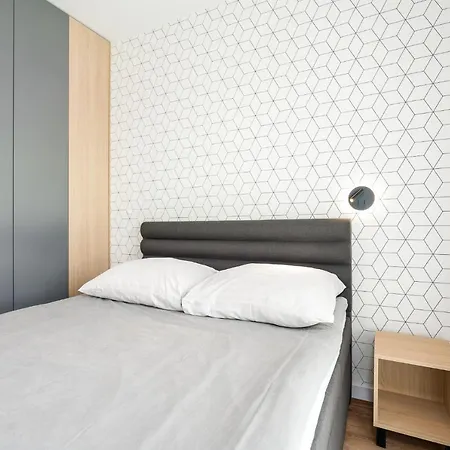 Komfortowy Apartament Z Ogrodkiem *